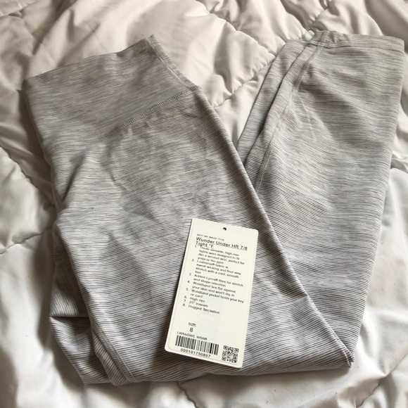 Lululemon Wunder Under - Picture 2 of 6